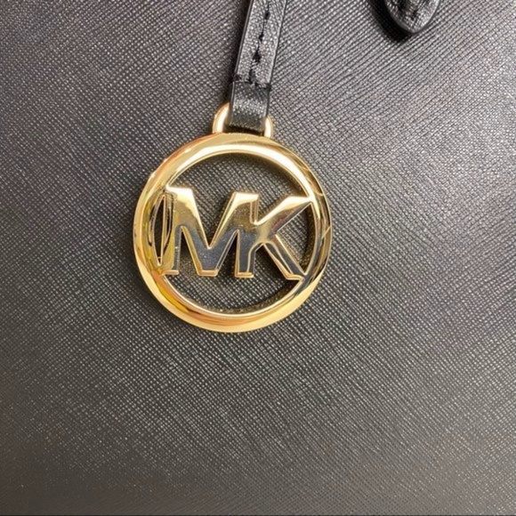 Michael Kors Charlotte Large Saffiano Leather Top-Zip Tote Bag - Picture 4 of 9